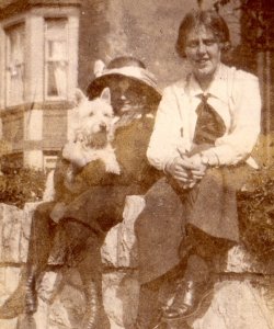 Emmaline Sykes, Mabel Highley From George Bertram Holdsworth photograph album 1909