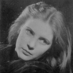 Dina Maria Holdsworth, 1946