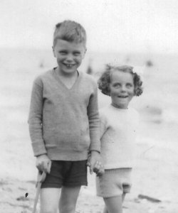 Rupert and Anne Holdsworth at Sandsend, ca. 1938