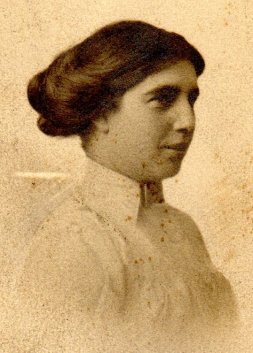 Constance Gertrude Holdsworth , ca 1898