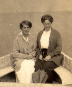 Kathleen Marian Walker & G. Walker at Sandsend, August 1915