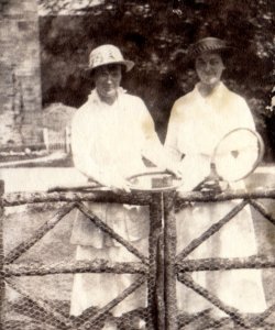 'Effie & Edith' at Netherside Hall, June 10, 1916